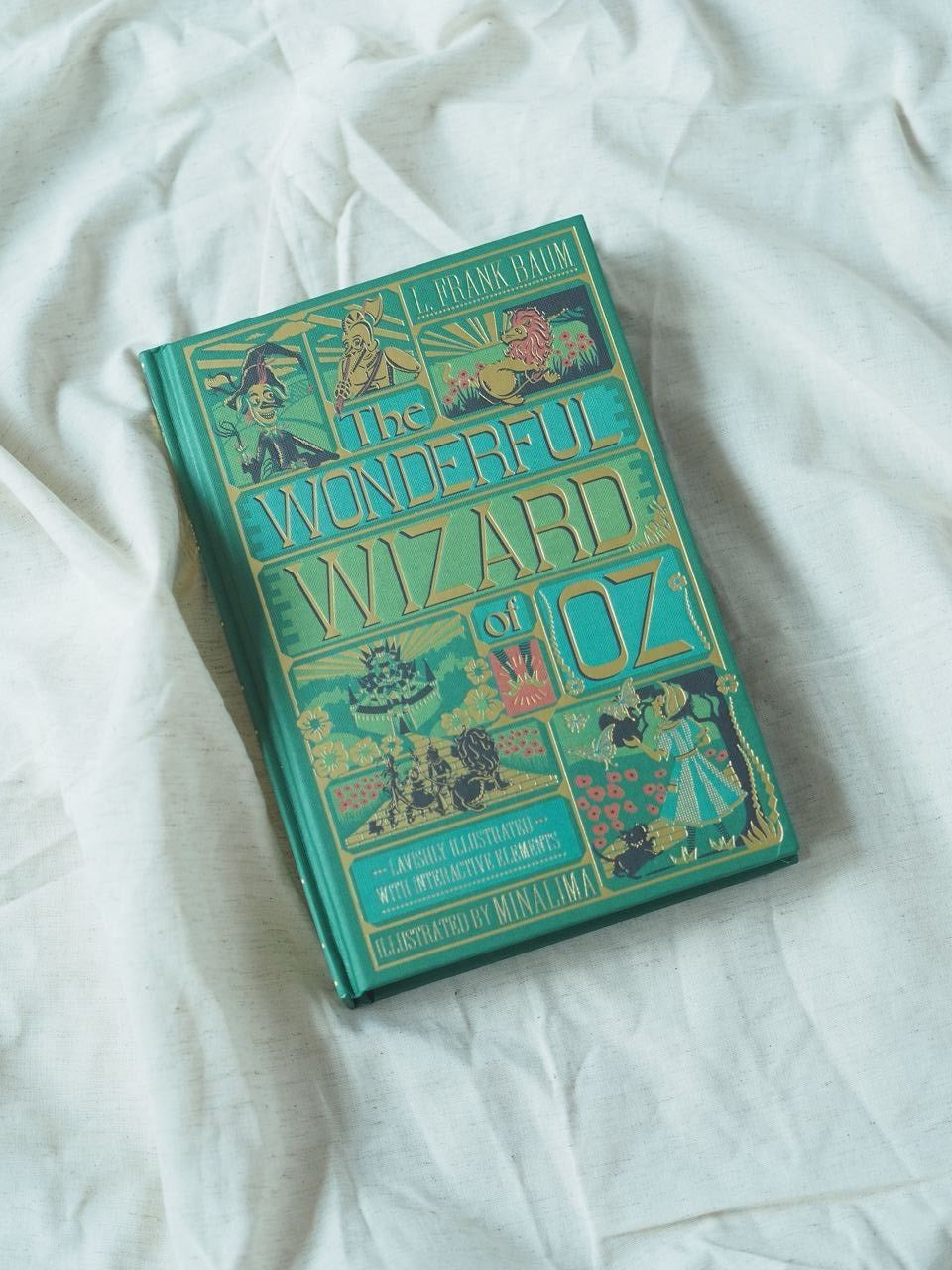 The Wonderful Wizard of Oz Book (MinaLima)